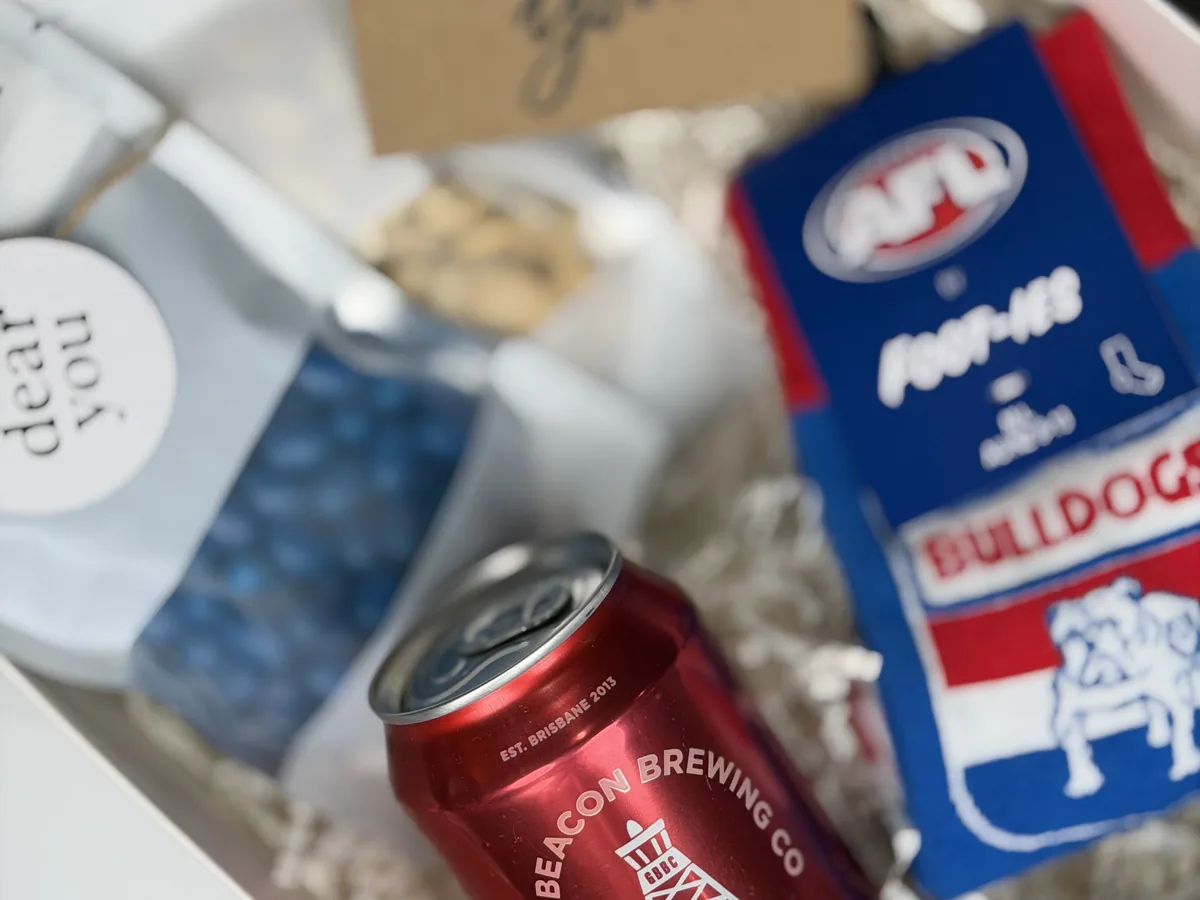 Gift box from Matt R.'s order — Bulldogs box · Labrador